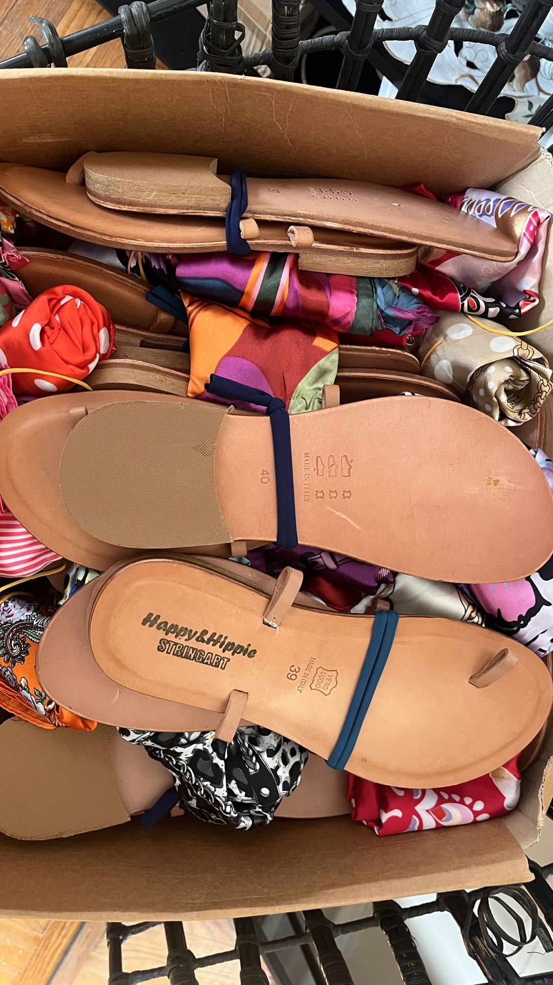 Lot of 12 Made-in-Italy Leather Sandals – Deadstock 2020 – Various Scarves & Colors
