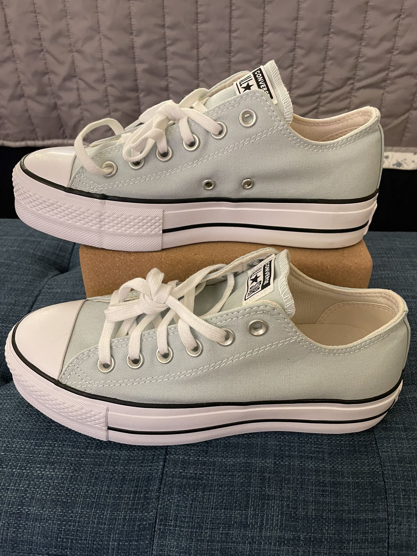 Women Size 8 Chuck Taylor All Star Lift Platform Canvas Style