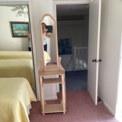 Mirrored Entryway Piece 