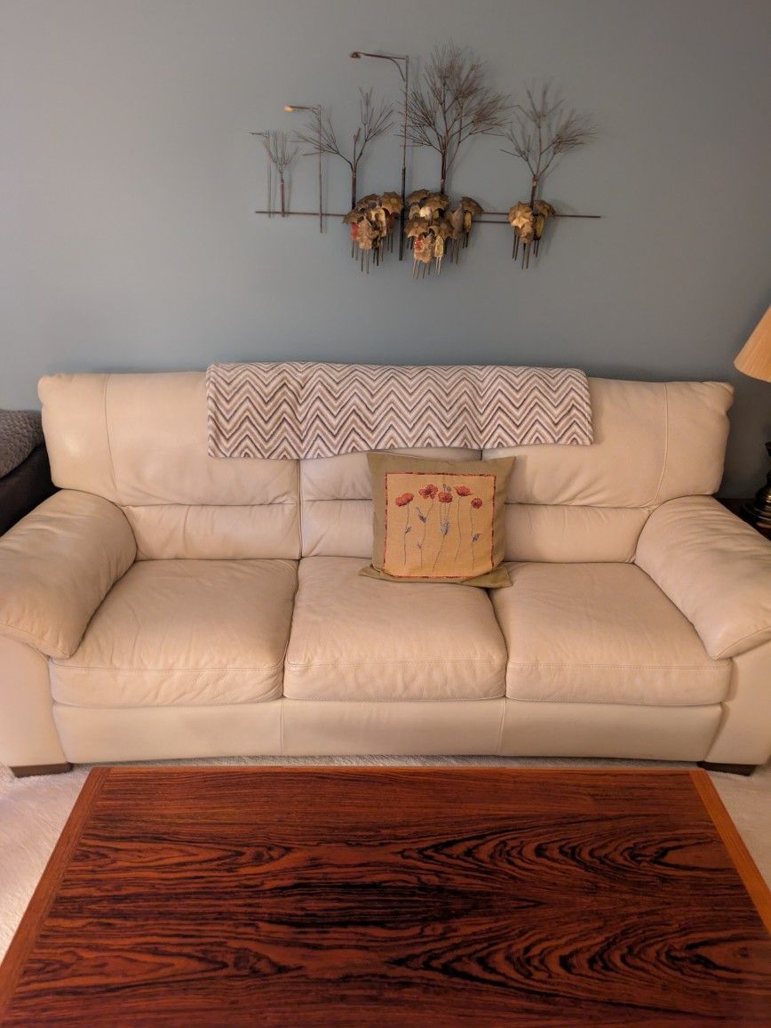 Beautiful Sturdy Leather Couch.