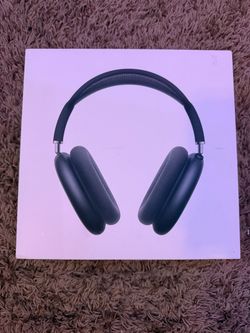 Selling an authentic pair of Apple AirPods Max with the USB-C port in Midnight.