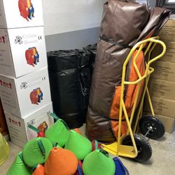 Jumpers/Chairs/Tables For Sale Se Venden