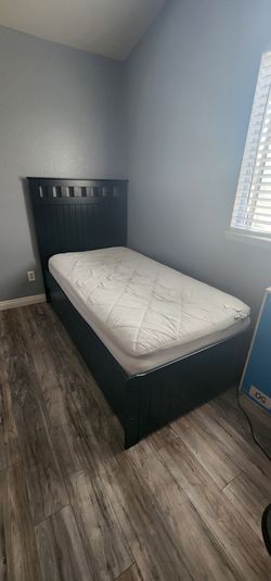 Twin bed  blue