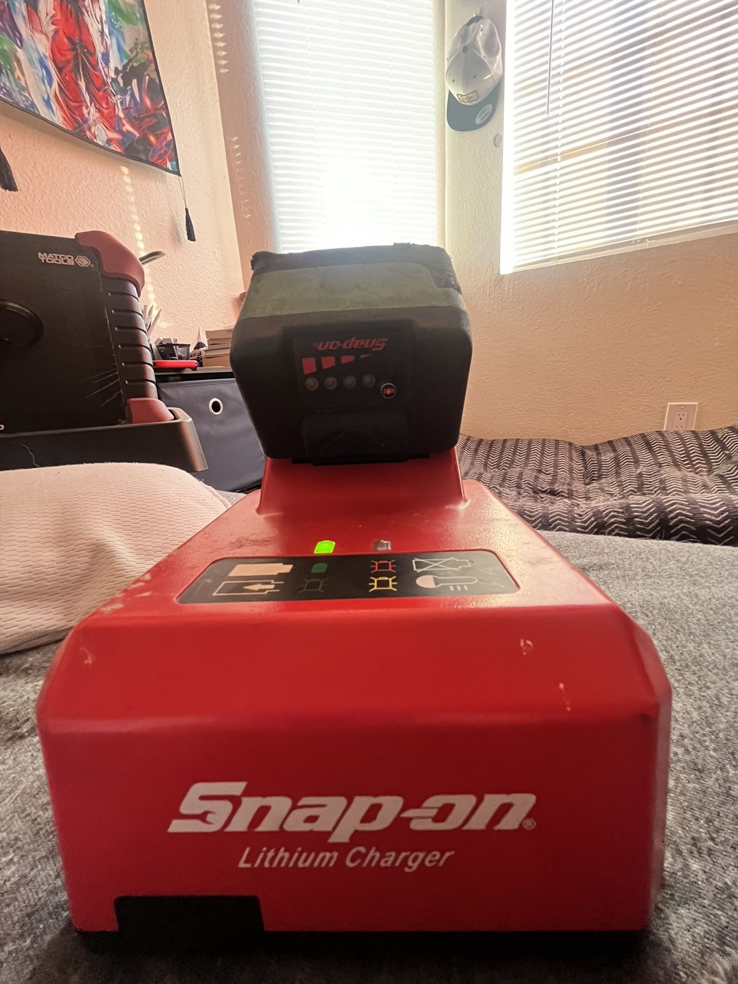Snap On Lithium Charger
