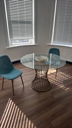 Kitchen Table & Chairs