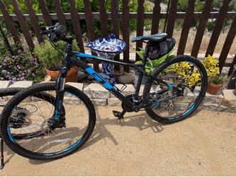 GT Mountain Bike – Excellent Condition