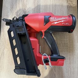 Milwaukee FUEL DUPLEX NAILER