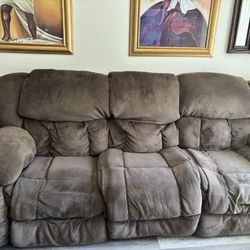 4 Piece Brown Reclining Sofa & Love Seat Set w/tables