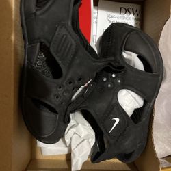Nike Sandals 5c