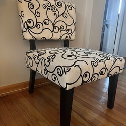 Like New Accent Chair 