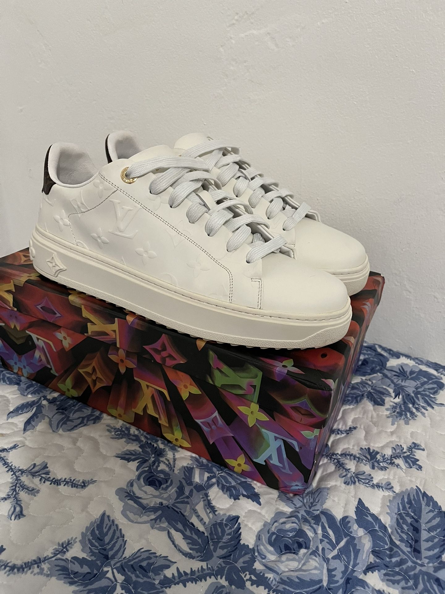 Louis Vuitton White Time Out Sneakers Size 8
