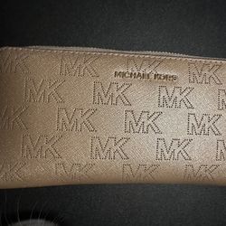 Michael Kors Long Wristlet- Like New 