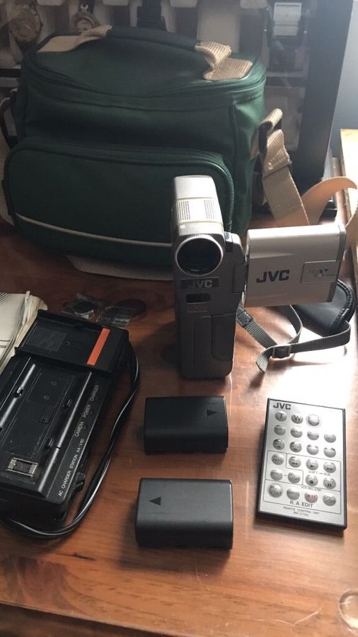 JVC GR-DVM5 digital video camera