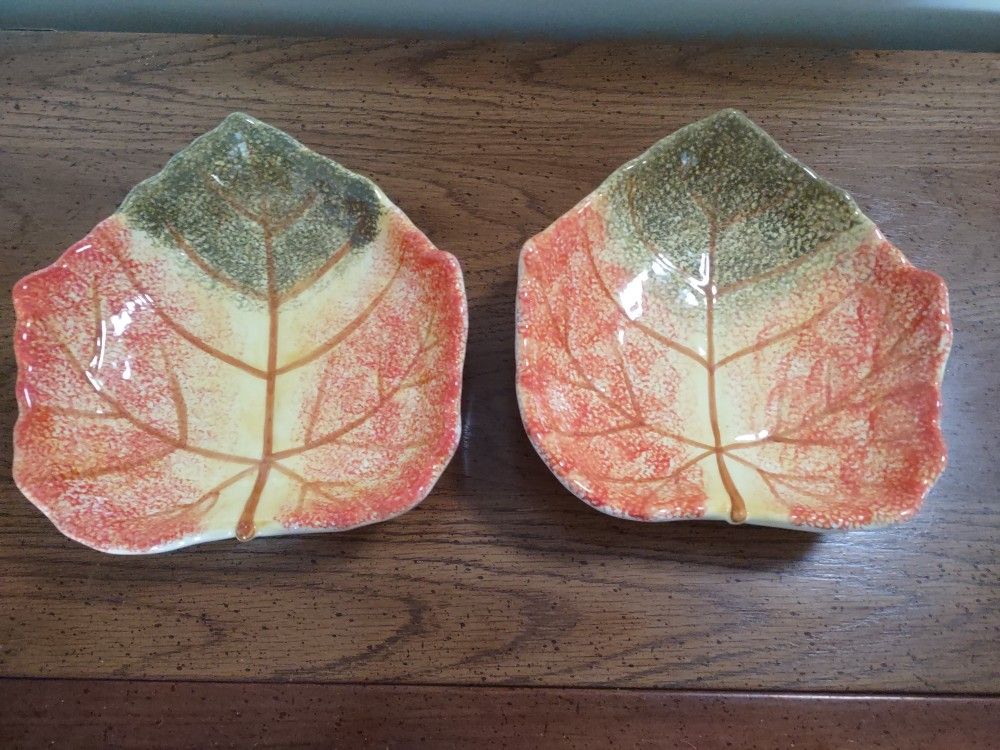 Two large leaf decorative fall dishes