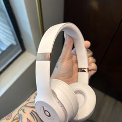 Beats Solo 4