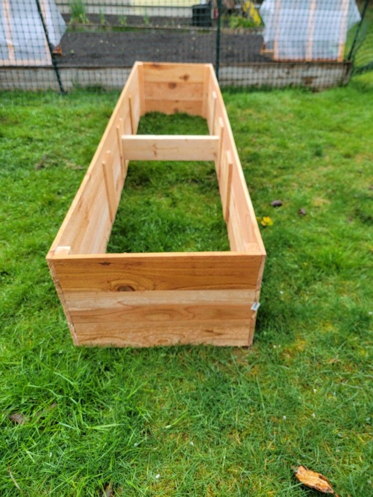 Custom Built Planter Boxes Lawn & Garden