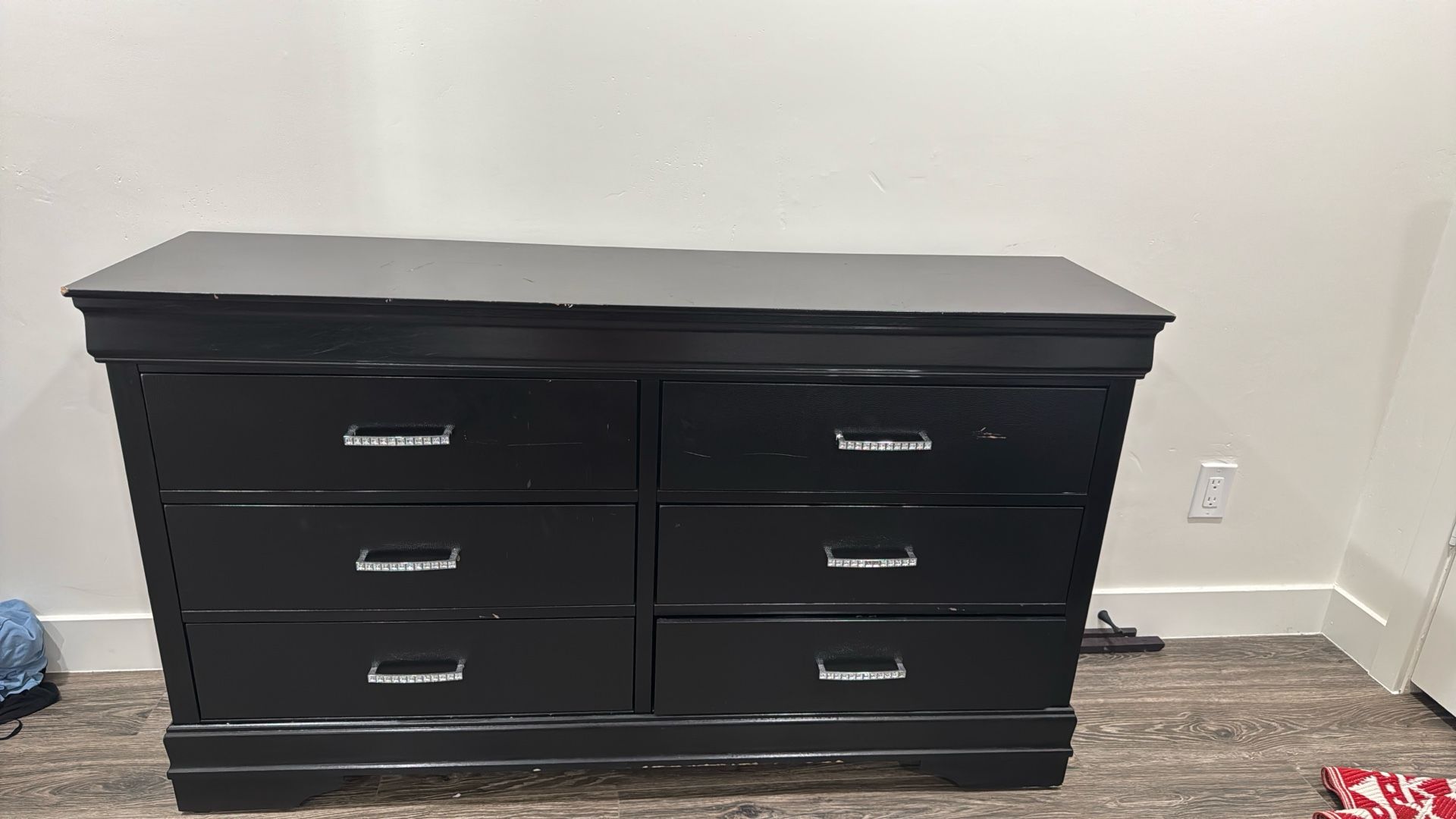 Black Dresser With Mirror 