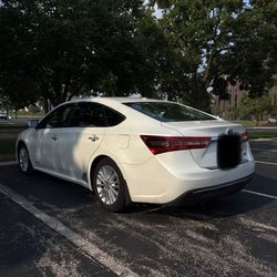Toyota Avalon White Sedan