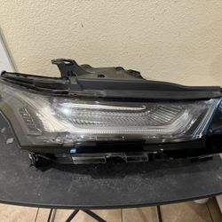 2022 To 2024 CHEVY TRAVERSE HEADLIGHT RH