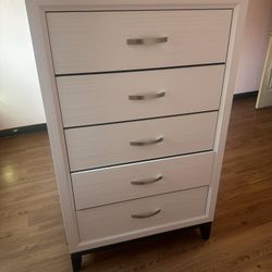 White 5 Drawer Dresser