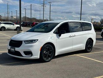 2024 Chrysler Pacifica Hybrid