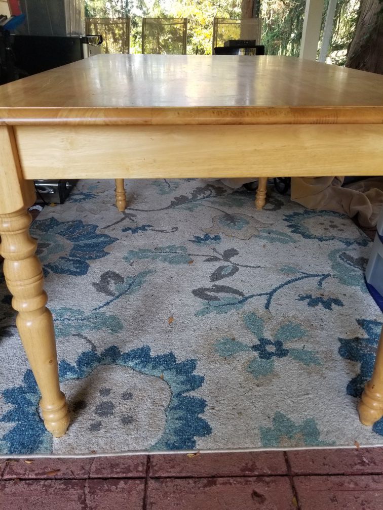 PENDING Pick up - Pine/ honey colored dining table ONLY