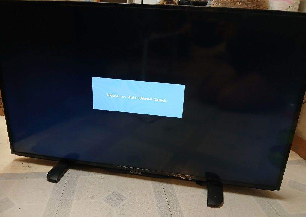 INSIGNIA 40inch LCD HD TV