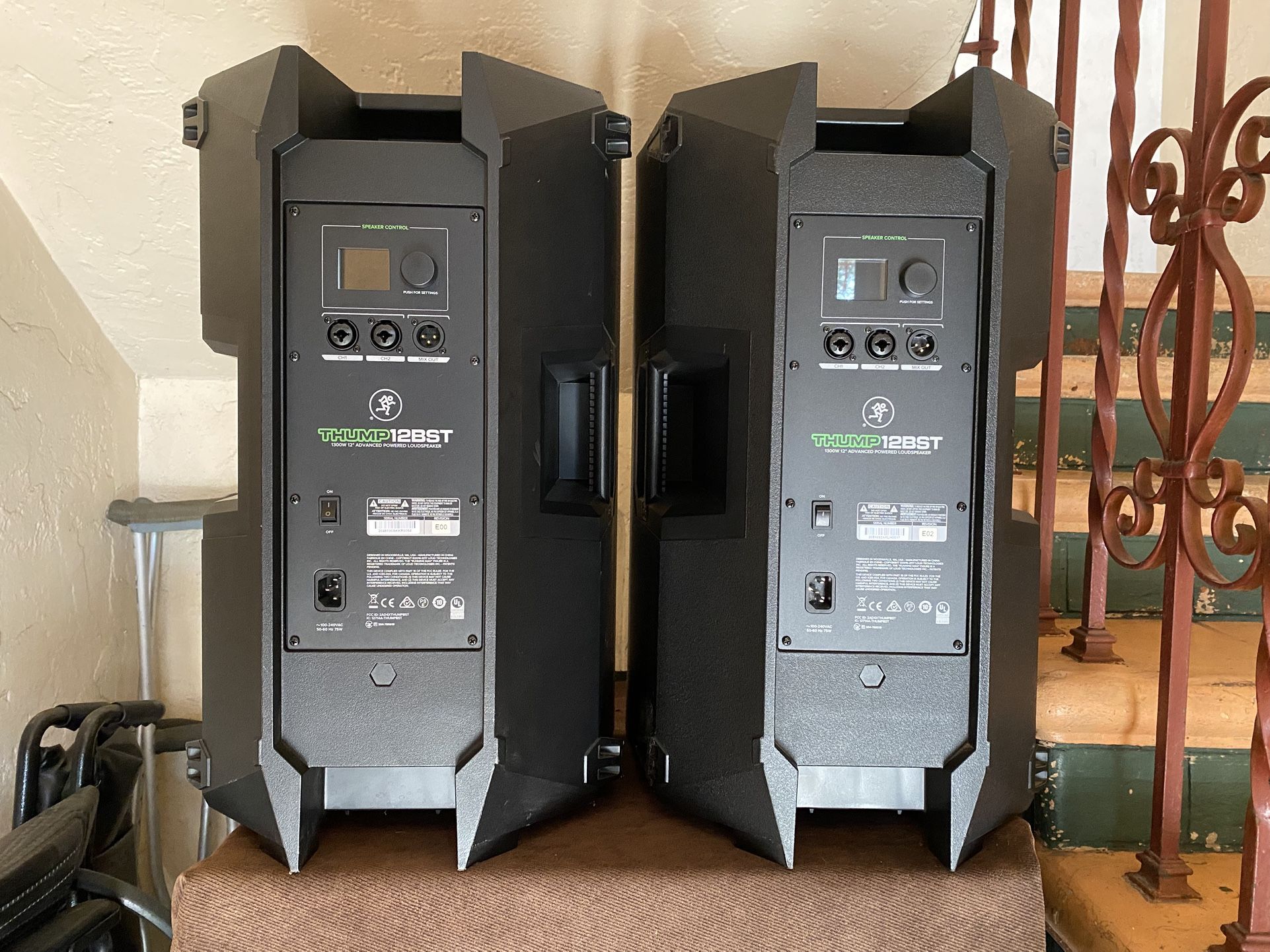 MACKIE SPEAKERS