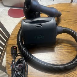 Gently used / Like New Revair Reverse Hair Dryer-Save time and Hair Health!!