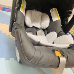 Chicco Infant Car Seat Plus Two Bases