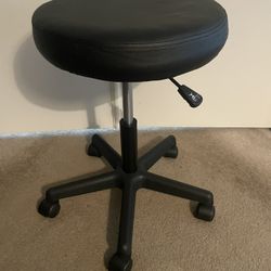 STOOL, ADJUSTABLE, WHEELED