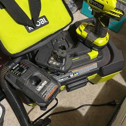 Ryobi 18v Portable Vacuum And Drill 