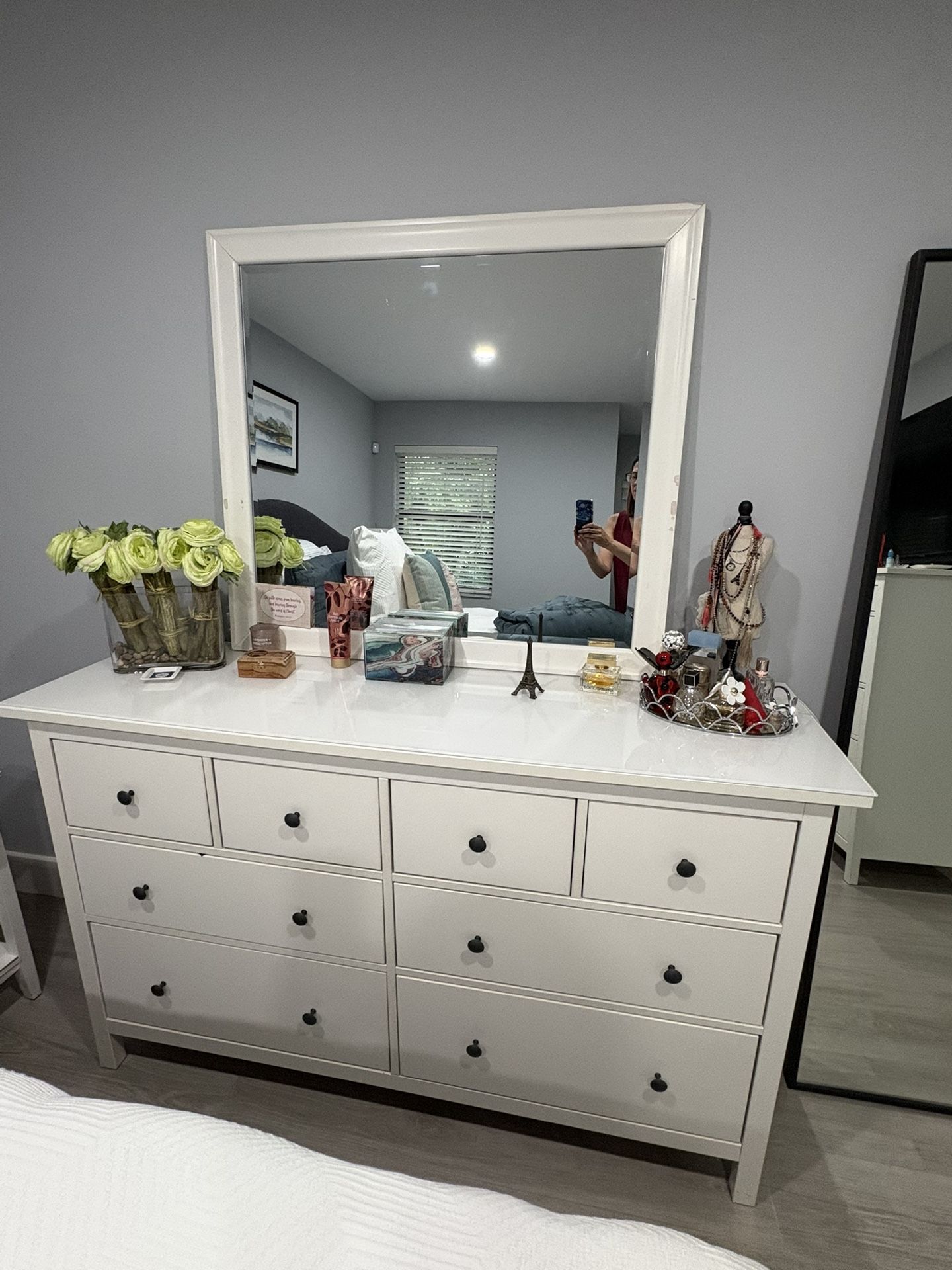 Modern /Clean Dresser With Mirror