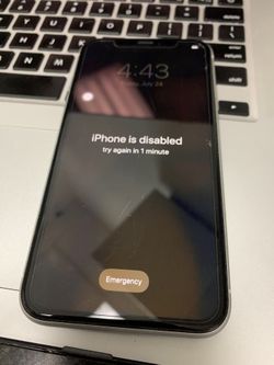 iPhone XR - Locked