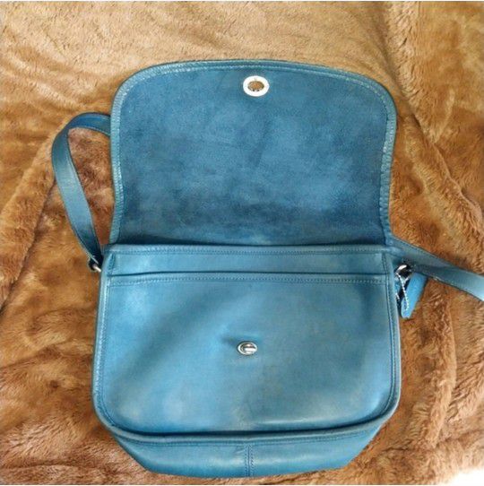 80s Coach Vintage City Bag. British Tan Flap Turnlock Crossbody Bag.  #9790 We for Sale in Sacramento, CA - OfferUp
