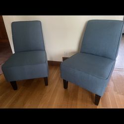 A Pair Of Accent Chairs(blue)