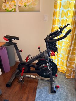Schwinn IC4 Spin Bike – Like New, Complete