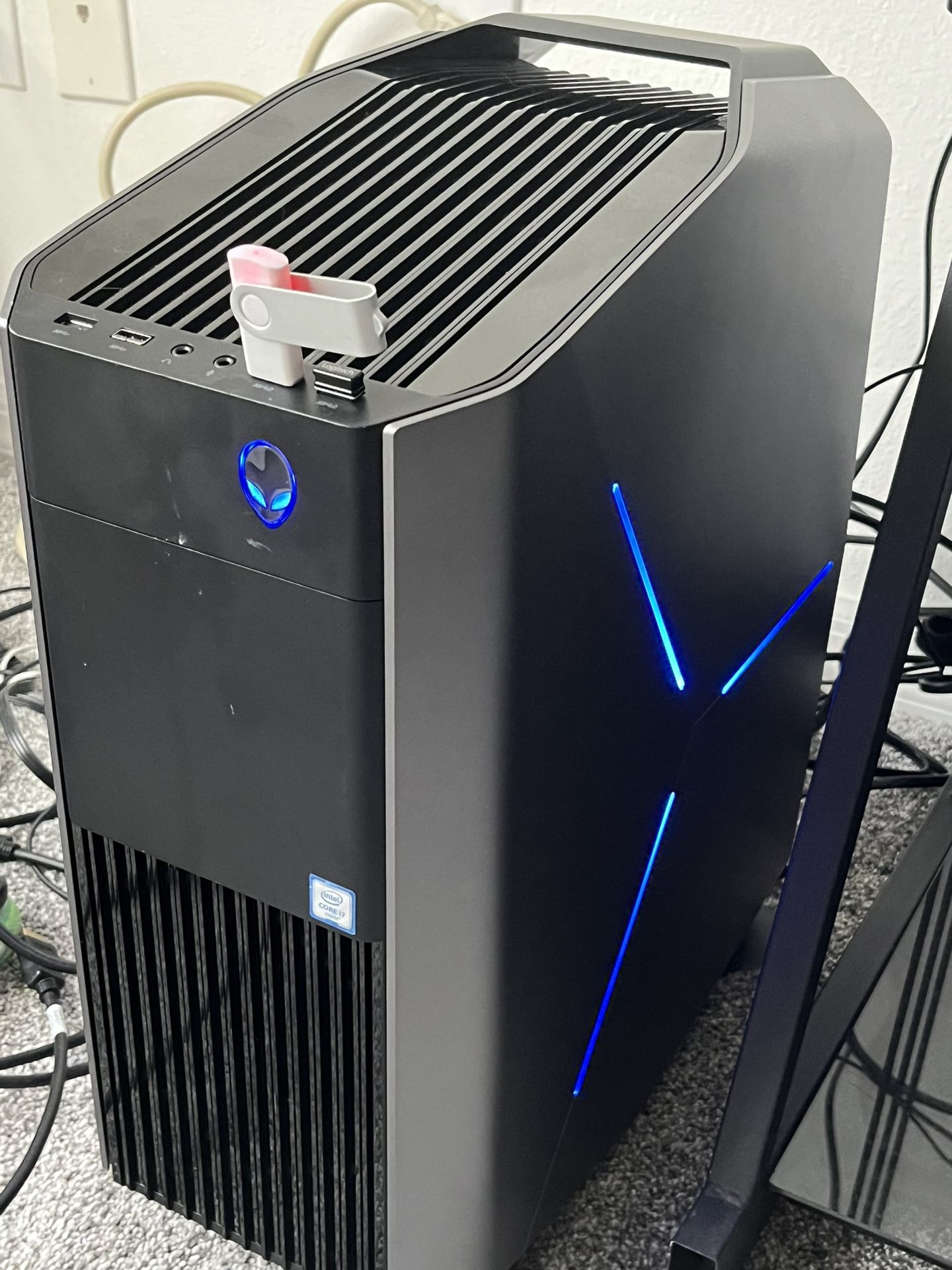 Alienware Aurora R5 Gaming Computer Core I7, 16 GB Memory, SSD