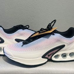 Women’s Nike Air Max DN   Size 9