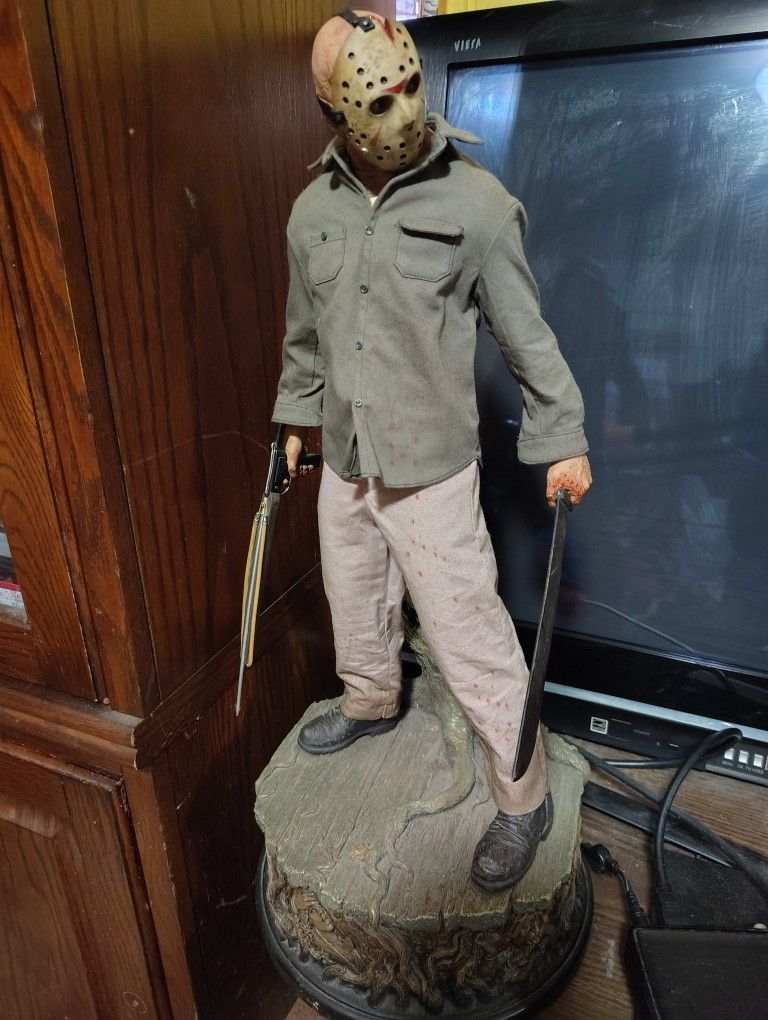 Jason Sideshow Statue