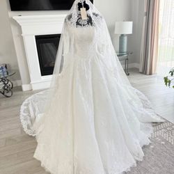New Wedding Dress + Veil. Size 2/4