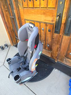 Graco extend2 car seat as new