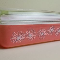 Vtg Pyrex Pink Daisy 2qt Space Saver With Lid