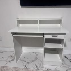 White Computer Desk Free Lamp 