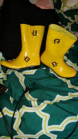 Ladies Rainboots sz 6...yellow