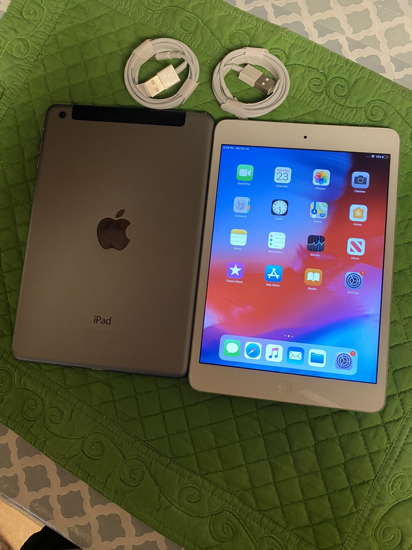 iPad Mini 2 Cellular and WiFi Unlocked 32 GB