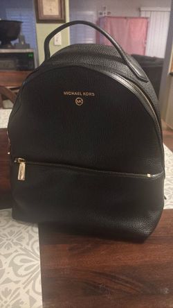🖤🖤black Micheal Kors backpack🖤🖤LOWERED PRICE
