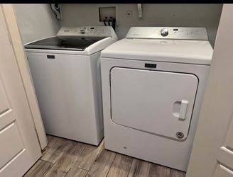 Maytag Commercial Technology Washer & Dryer Set – Large Capacity