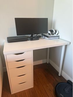 Desk/ vanity