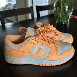 Nike Women’s Dunk Low Peach sz7.5